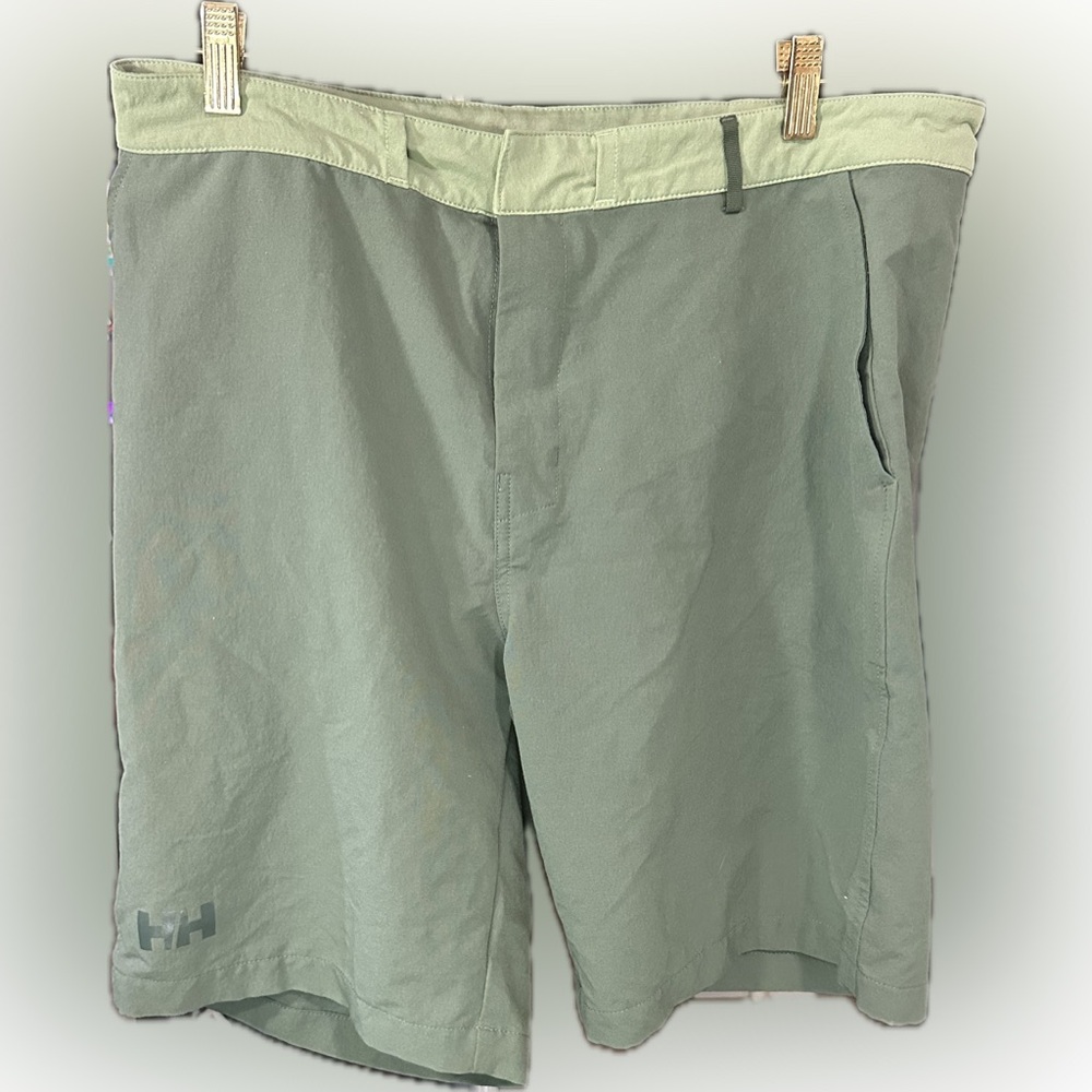 Helly Hansen Men’s Hybrid Shorts – Size Large